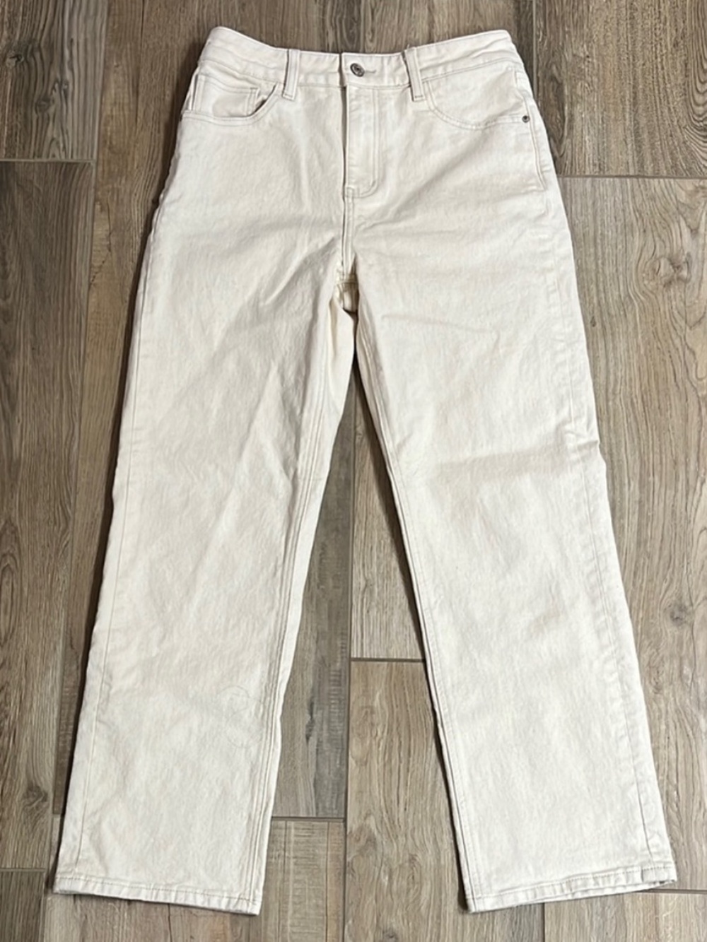 Easy Clothes Solan beige jeans in size 38/US6/M